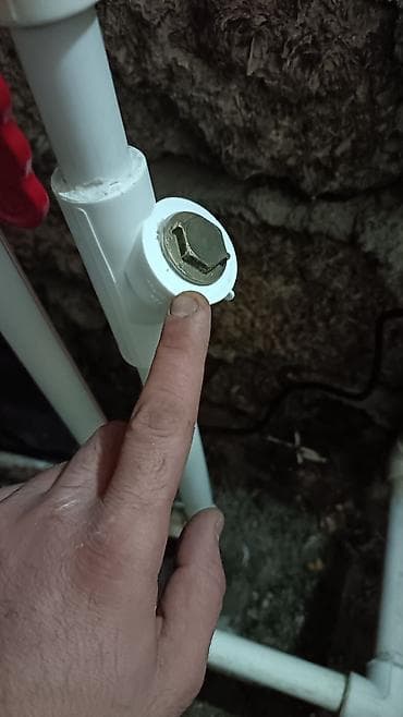 su kran: Konbi ləri, Pitiminutkan ın, İran peçin təmiri. Santexnik (Сантехник) — 1