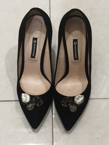 Toy paltarları və aksesuarları: Tuflilər, Ölçü: 38, rəng - Qara, İşlənmiş — 4