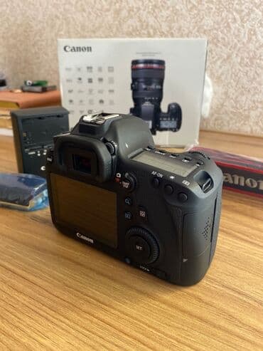 фотоаппарат canon 6d mark 2: 📷Canon 6D body ❇️Probeg: 8-9K ❇️Cəmi 7-8 dəfə işləniv ❇️Göründüyü — 6