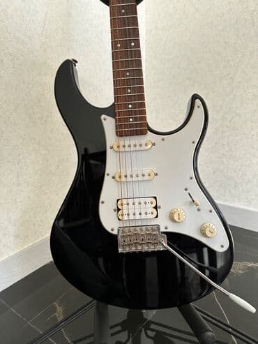 Alfa Romeo: Firma pacific.1 ilin gitarasıdır.İşlənməyib.Təciki satılır — 2