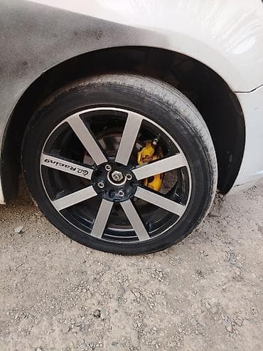 QO Racing yüngül alaşımlı disklər – 4 ədəd komplekt