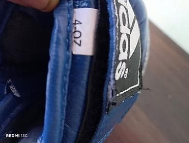 Əlcəklər: Orijinal Adidas uşaq boks əlcəkləri satılır. Ölçüsü 4 oz (4-6 yaş — 4