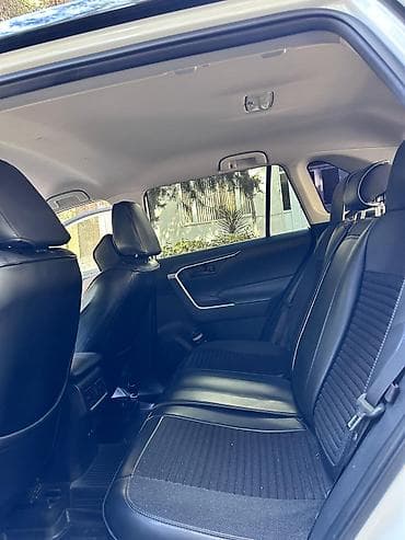 i30 disk: Toyota RAV4, ağ gövdə/qaranlıq (qara) dam və detallarla. Dinamik və — 9