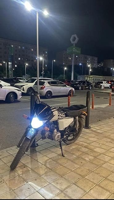 Salam moto əla vəziyyətdədir bir dene prablemi var arxa tormuzu
