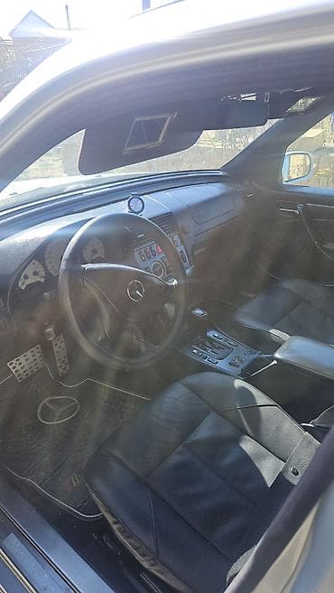 mercedes s 320: Mercedes‑Benz sedan Xüsusiyyətlər: - Kuzov: sedan, gümüşü rəng - — 3