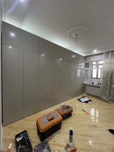 ışkaf: Düz dolab, Yataq otağı üçün, Paltar üçün, Açılan, Korpuslu, 5 qapı — 11