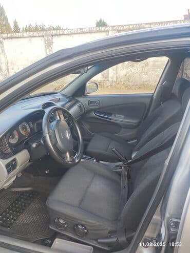 motosiklet telefon tutucu: Nissan Sunny: 1.6 l | 2008 il Sedan — 10