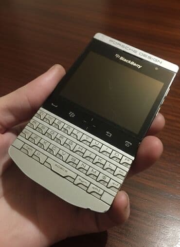 Blackberry Porsche Design P9981, rəng - Gümüşü, Düyməli