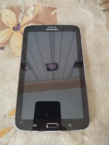 Samsung planşet.Ehtiyyat hissəsi kimi - Ekran: təxminən 7–8