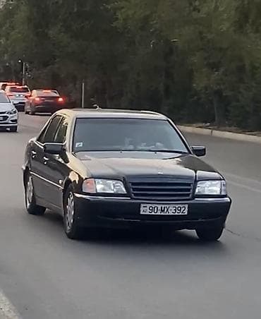 Mercedes-Benz C-Class: 1.8 l | 1998 il Sedan