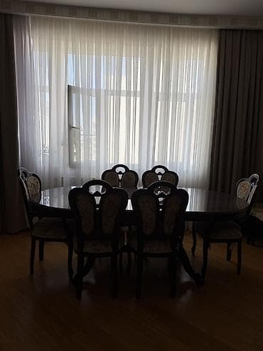 Masalar və oturacaqlar: Qonaq otağı üçün, Oval masa, 8 stul — 1