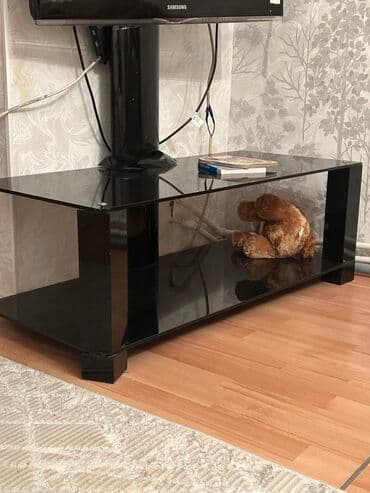 Yeni, Düz TV altlığı, Şüşəli