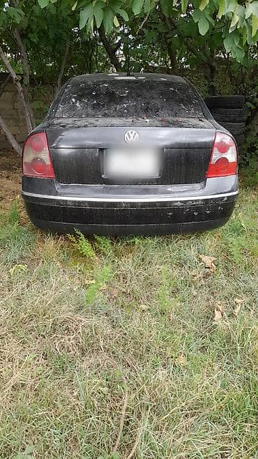 karavan maşın: Volkswagen Passat: 1.8 l | 2001 il Sedan — 3