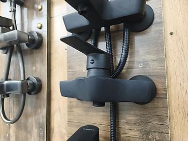 Qara mat divar tipli duş/hamam qarışdırıcısı - Təkqollu dizayn: isti