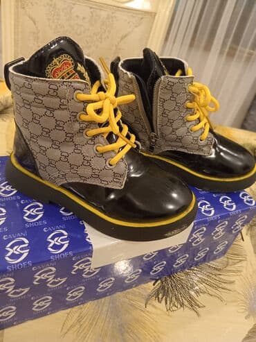 sapaşkiler: Qız uşaq sapaçkisi30 razmerdir 2 defe geyilib tepteze qalib 10azna — 2