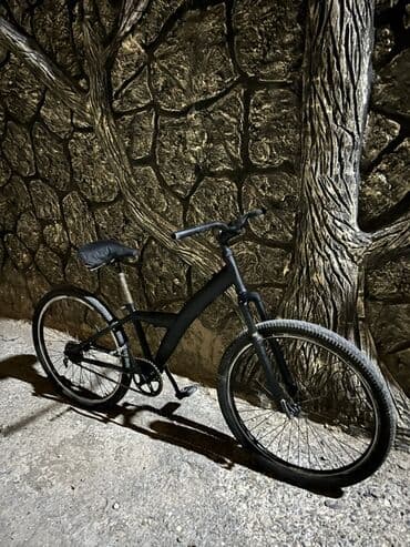 продам велосипед бишкек: Şəhər kruizeri tipli velosiped – mat qara rəngdə minimalist dizayn — 2