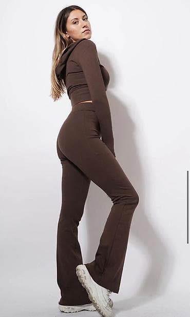 Yeni etiketi ustundedir. M olsada S razmera gedir