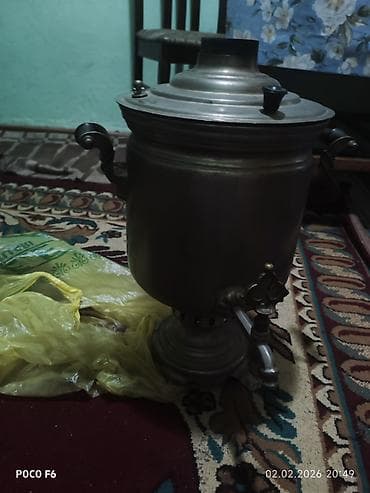 Klassik metal samovar - Material: qalın metal/küpə gövdə, möhkəm baza
