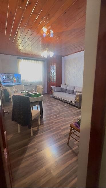 kiraye ev ramana: Xəzər rayonu Mərdəkan qəsəbəsi 5 mərtəbəli binanın 4-cü mərtəbəsində — 8