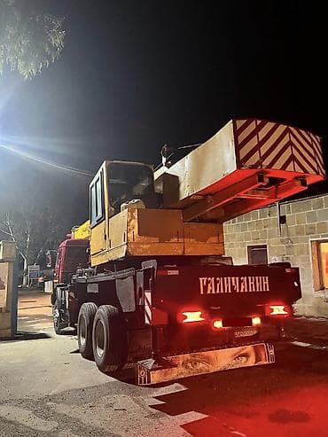 kamaz siqnali: KamAZ kran 5320, 25 tonluq, 3 mostludur. Maşın çox ideal — 5