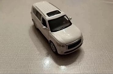 Model avtomobil – qara rəngli sedan miniatürü - Material: metal və — 6