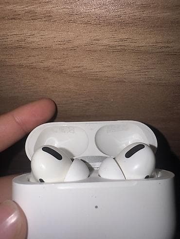 iphone nauşnik: Apple AirPods Pro (1-ci nəsil) – simsiz qulaqcıq və şarj qutusu — 1