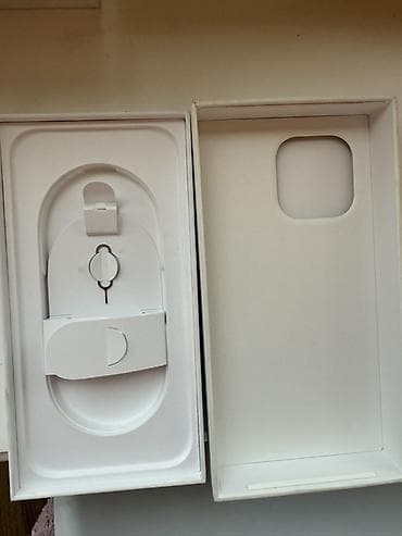 iphone 13 qutu: Məhsul: iPhone 16 Pro Max qutusu və aksesuarı Xüsusiyyətlər: - Model — 3