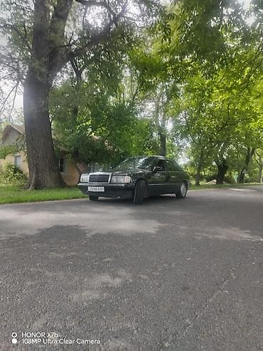 mersedes 190 sol guzgusu: Mercedes-Benz 190 (W201): 2 l | 1990 il Sedan — 3