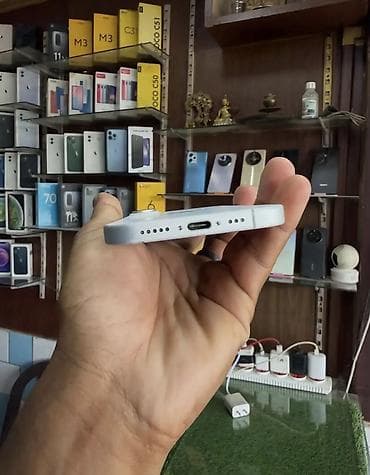 iphone e: IPhone 16, 128 GB, Ağ, Zəmanət, Simsiz şarj, Face ID — 9