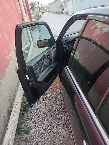 met: Mercedes-Benz E-Class (W210) sedan Mühərrik və ötürmə: - Benzin — 2