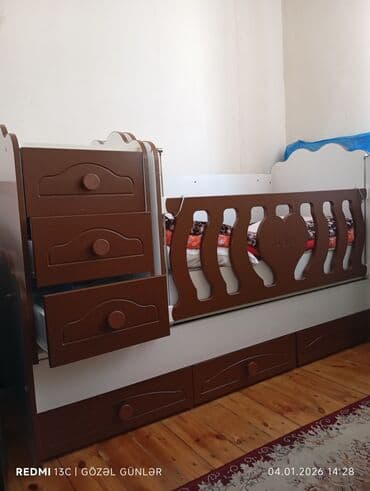 Oğlan və qız üçün, İşlənmiş, Dördbucaq, Beşik, Dəstsiz, Matras ilə, Yellənmə mexanizm ilə