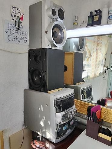 LG LM-V360 VCD Mini Hi-Fi sistemi və akustika dəsti Xüsusiyyətlər: -