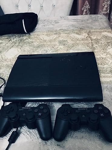 Sony PlayStation 3 (Super Slim) 320GB oyun konsolu Play Room