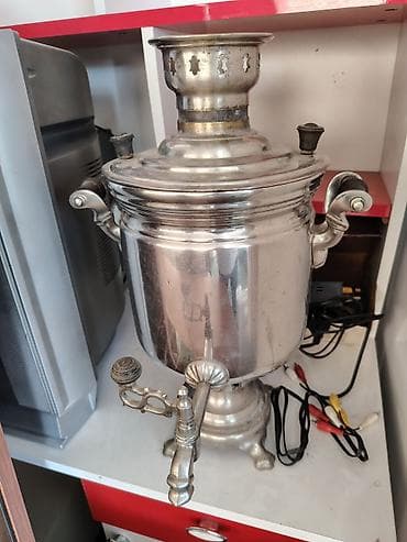 heyet darvazasi: Məhsul: Köhnə tip samovar və əl işi ağac lövhə tablo Təsvir: - — 1