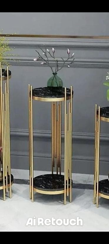 Qızılı metal konstruksiyalı ikiqat dekorativ stend/konzol masa -