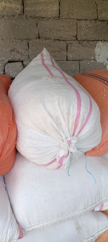 Iri yarpaq apilka böyük kisələrdi
1 xaral = 6 manat