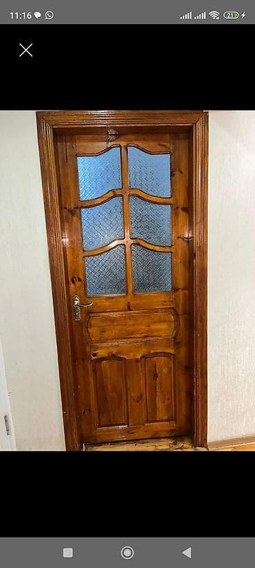 5 ed eyni qapidi hamisi birlikde 250 azn. Taxta daxili qapı – şüşəli