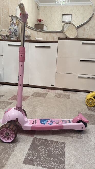 Uşaq skuterı – 3 təkərli, tənzimlənən sükanlı, çəhrayı Xüsusiyyətlər