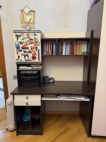 2ci el mebel yazi stolu Cox yaxshi veziyetdedir, hec bir qirigi yoxdur