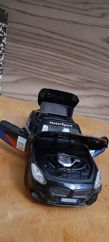 BMW Z4 1:24 Ölçü Səsli işıqlı Model təzədir Hər yeri açılır Üstü — 3