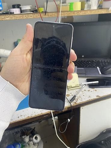 samsung pultlari: Samsung Galaxy Z Flip 3, 128 GB, rəng - Bənövşəyi, Barmaq izi — 3