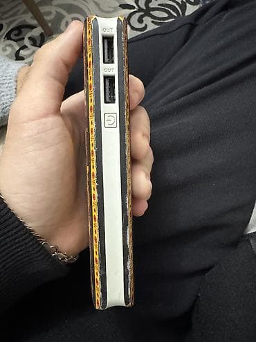 mini vifi: Powerbank 10000 mAh — 3