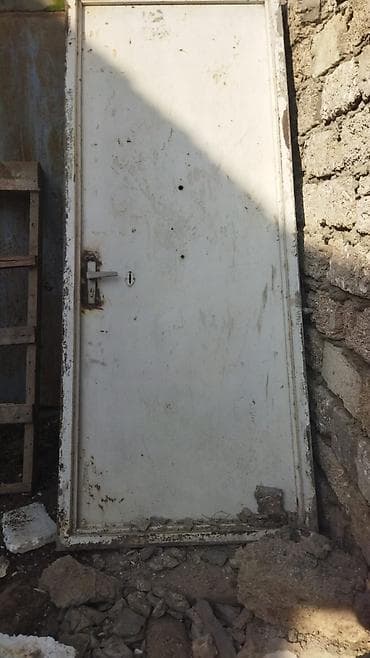 işlənmiş demir: İşlənmiş Giriş qapısı 90x230 sm Çərçivə ilə, Ünvandan götürmə — 4