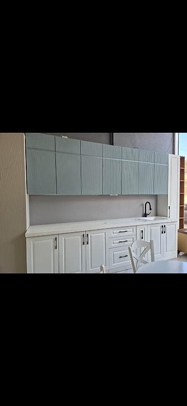 kuxna mebli: Mebran Mətbəx mebeli satılır 1100₼. Vitrin malıdır. Üzəri tökmə — 1