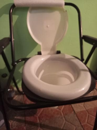 Унитазы для маломобильных людей: Daşınan tualet-stul (komod stul) - Metal karkaslı möhkəm konstruksiya — 2