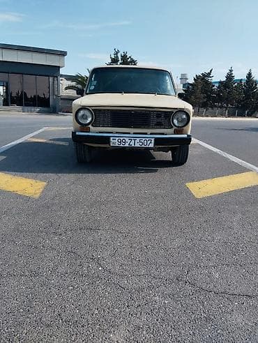 traktor diski: VAZ 2101 sedan - Kuzov: bej rəng, 4 qapı, xrom ön-arxa bamperlər — 9