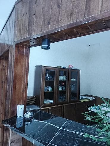 lounge: Ailəvi restoran və un məmulatları sexi Xidmətlər: - Ailəvi restoran — — 7