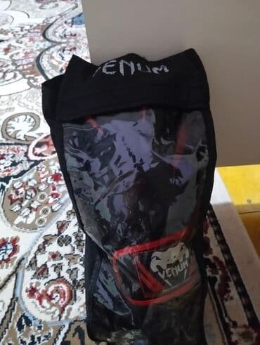 kik boks: Məhsul: Venum boks əlcəkləri - Rəng: qara-qırmızı - Brend: Venum — 4