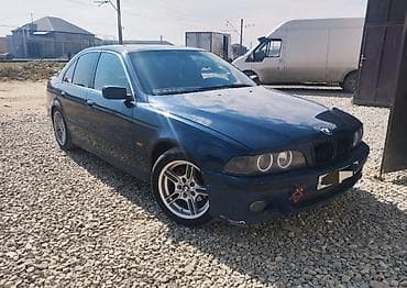 BMW 520: 2 l | 1998 il Sedan