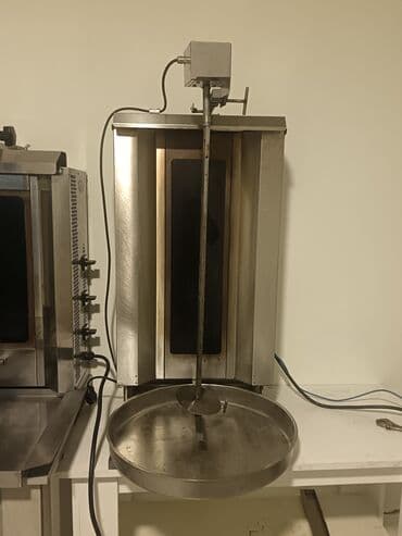 kabab bişirən: Salam yaxsi vezyetdedi her seyi isleyir — 5